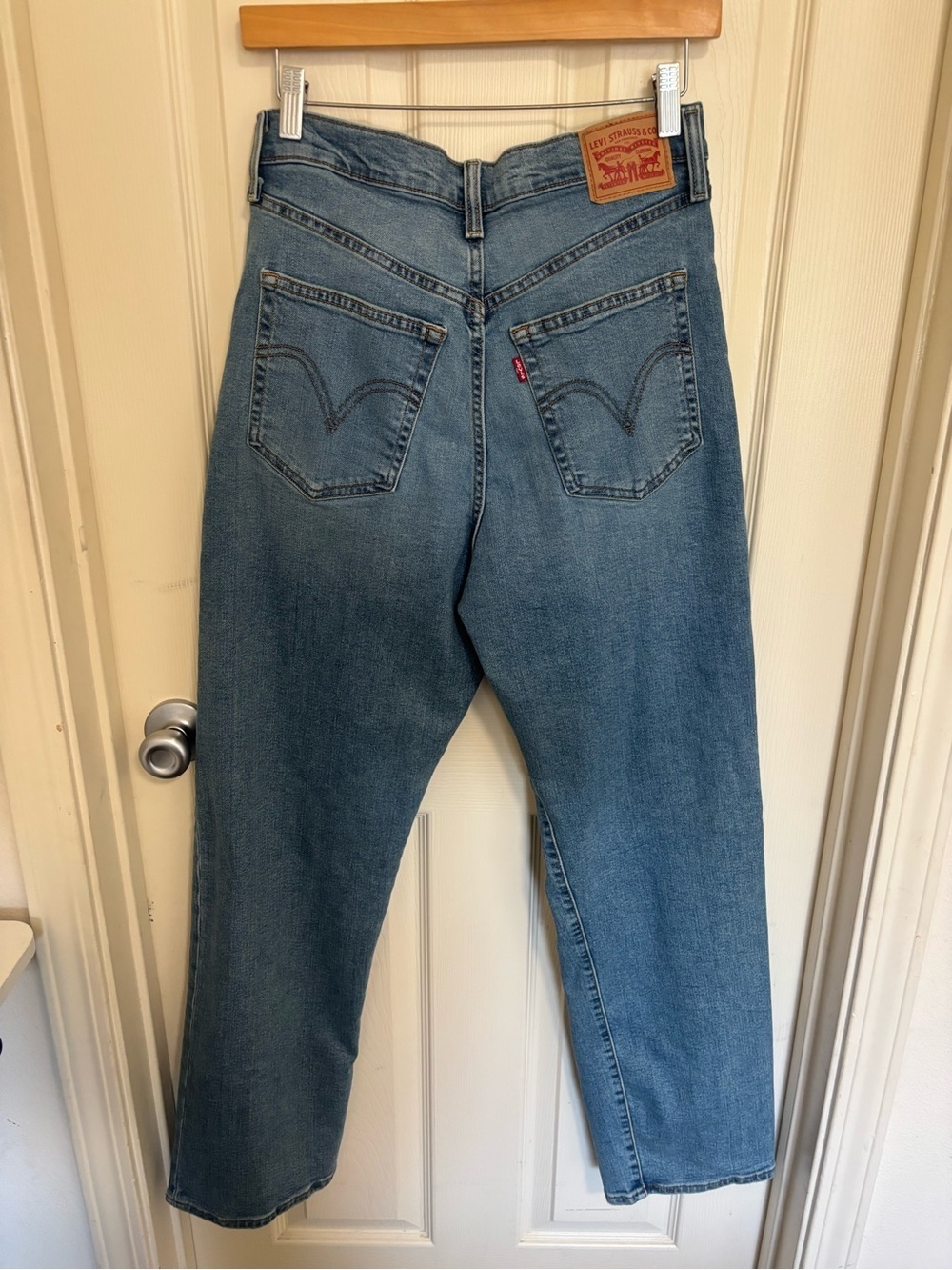 Levi’s Ribcage Straight Jeans W31 L32 Medium Wash Vintage Fade High Rise - Picture 13 of 13